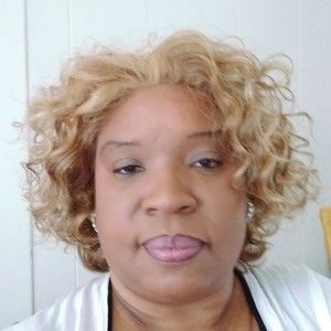 Meet your Posher, Lorrie